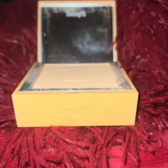 Benefit Hello Happy Velvet Powder  Foundation #7 - Picture 6 of 6